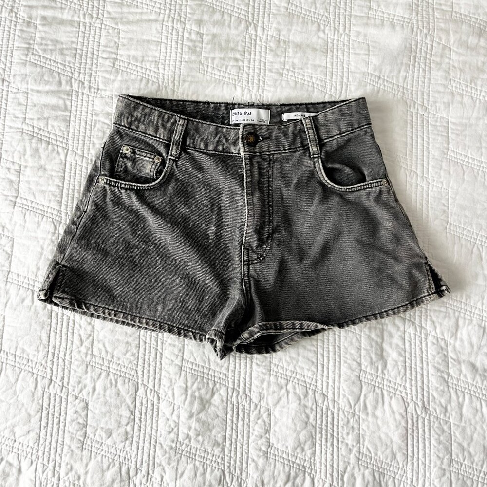 Women's Bershka Denim Jean Shorts High Waist, Black (size USA 2)